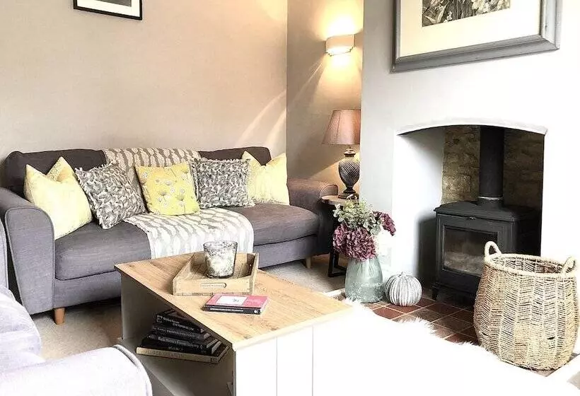 Rathbone Cottage