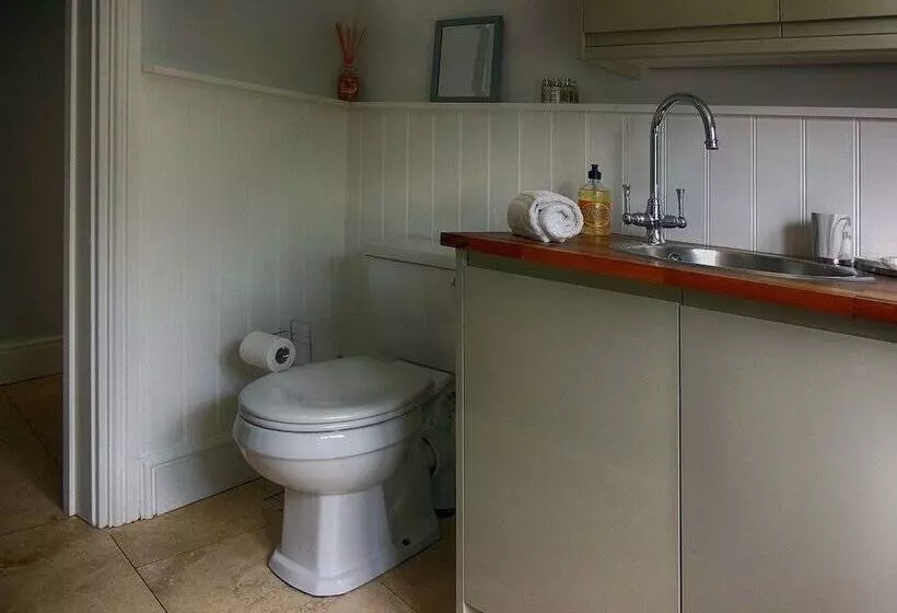 Rathbone Cottage