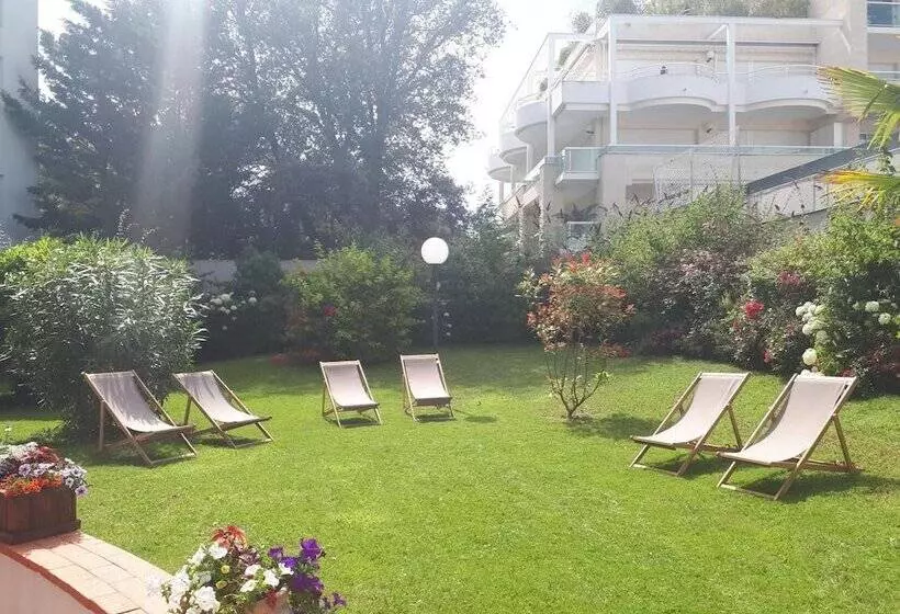 リゾートホテル Vvf Résidence Arcachon