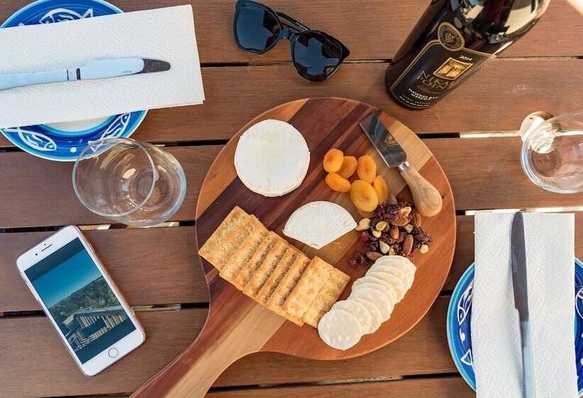 Sunseeker Cottages Motel