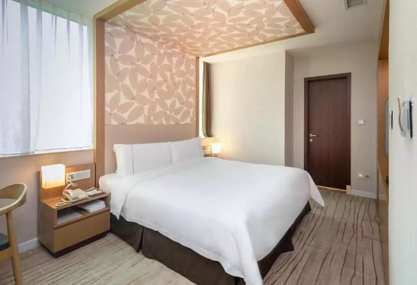 China Mayors Plaza Free Shuttle Between Hotel And Exhibition Center & Exhibitor Registration Count