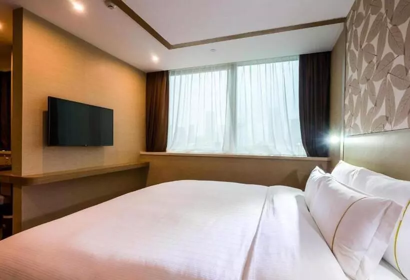 China Mayors Plaza Free Shuttle Between Hotel And Exhibition Center & Exhibitor Registration Count