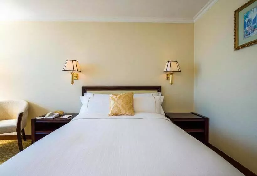 China Mayors Plaza Free Shuttle Between Hotel And Exhibition Center & Exhibitor Registration Count