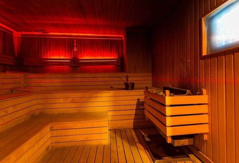 هتل Akar International