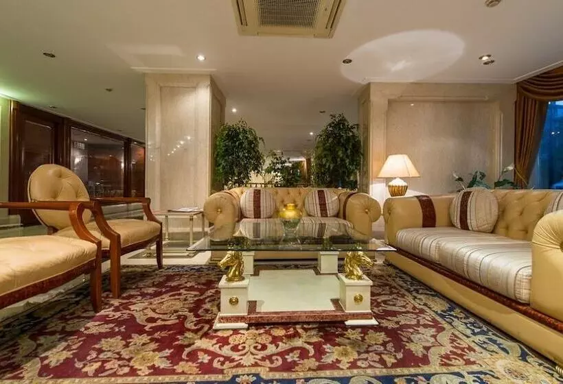 هتل Akar International