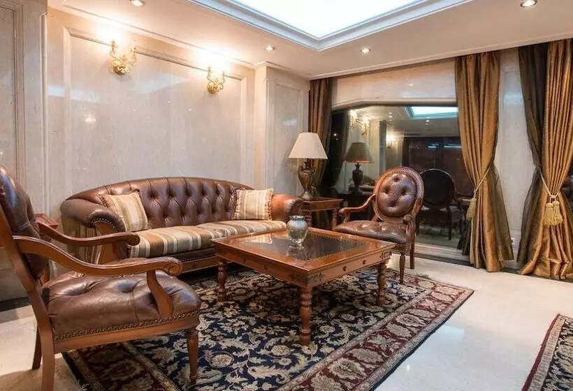 هتل Akar International