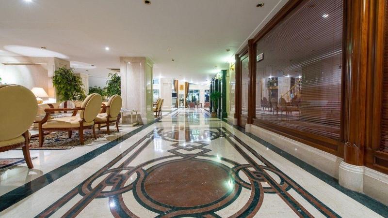 هتل Akar International