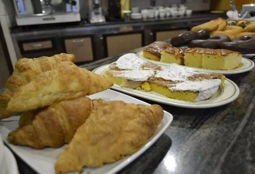 هتل Alda Centro Oviedo