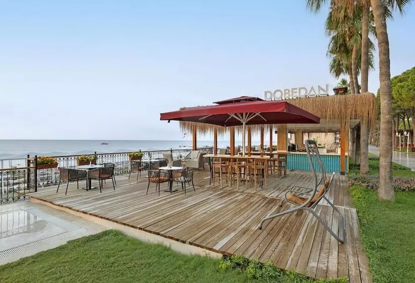 בית מלון כפרי Dobedan World Palace