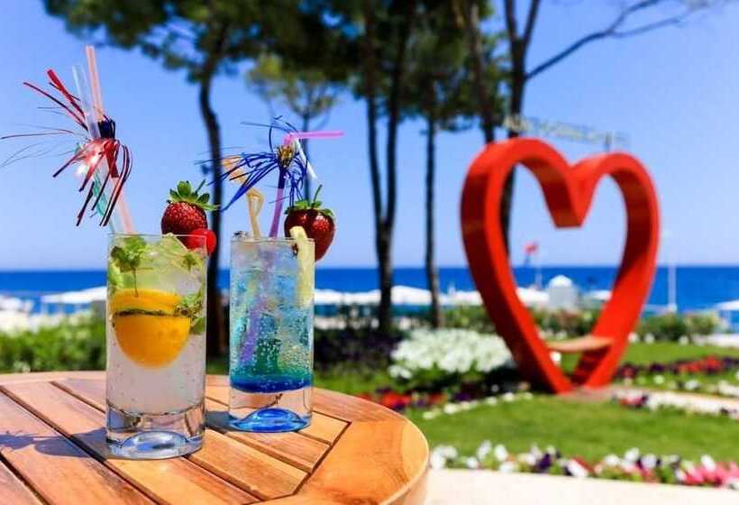 Hotel Dobedan World Palace