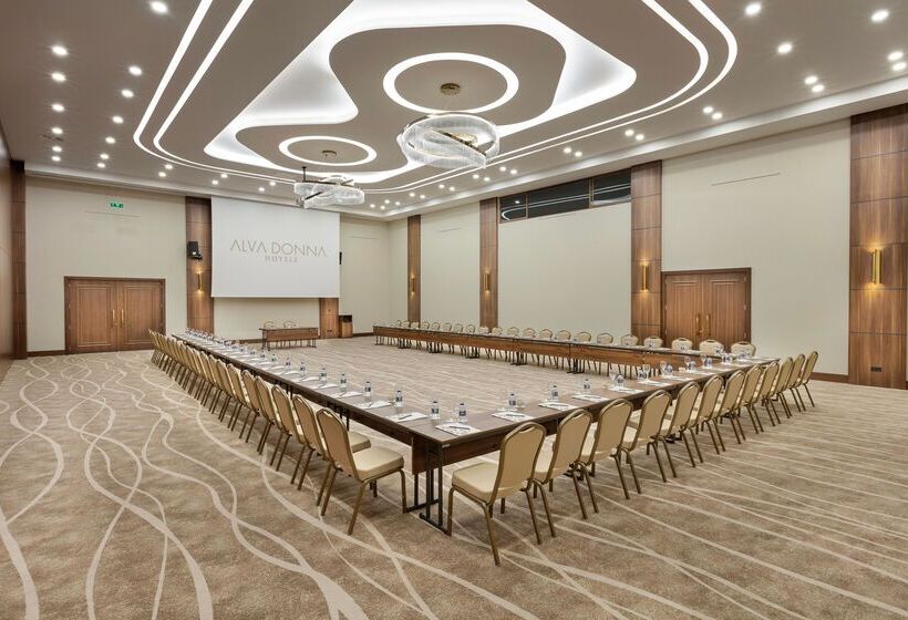 Hotel Dobedan World Palace