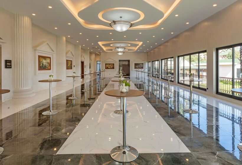 Hotel Dobedan World Palace