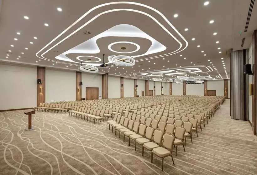 בית מלון כפרי Dobedan World Palace