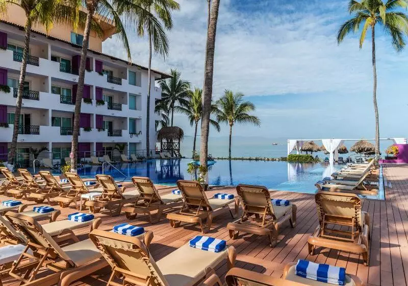 هتل Crown Paradise Club All Inclusive