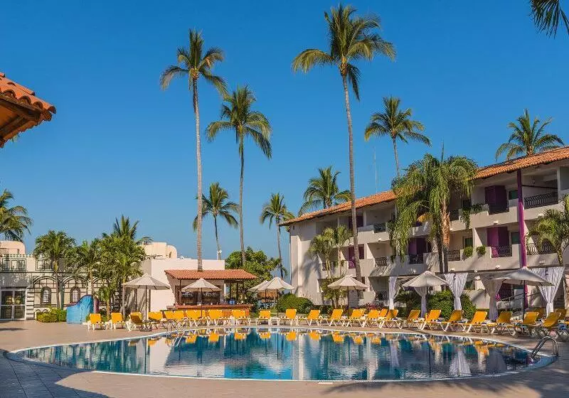 هتل Crown Paradise Club All Inclusive