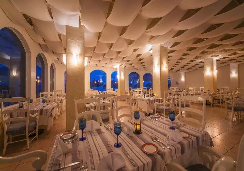 هتل Crown Paradise Club All Inclusive