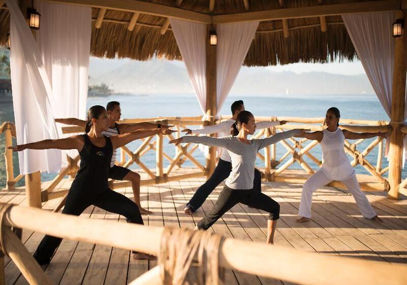 ホテル Crown Paradise Club All Inclusive