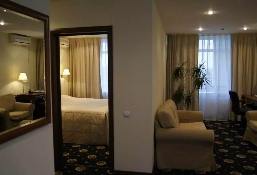 هتل Dis President