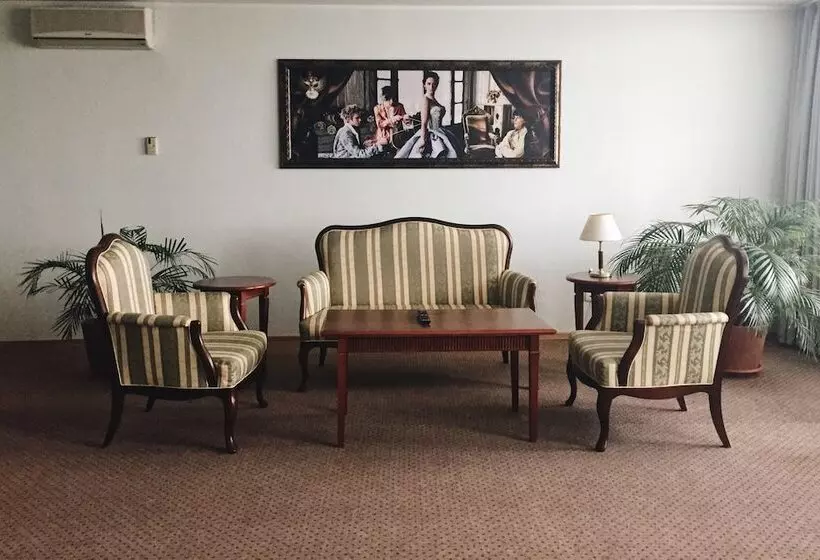 هتل Dis President