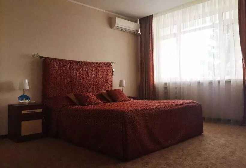 هتل Dis President