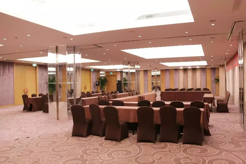 Отель Holiday Inn Xi An Big Goose Pagoda By Ihg