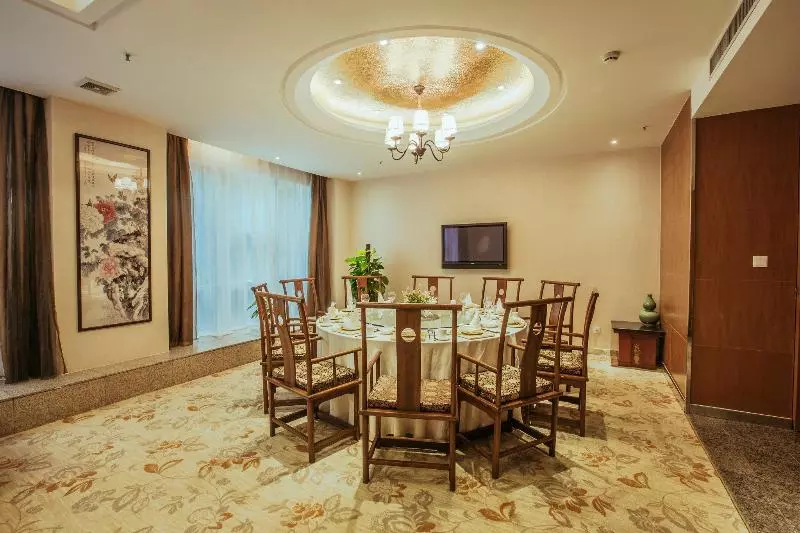 Отель Holiday Inn Xi An Big Goose Pagoda By Ihg