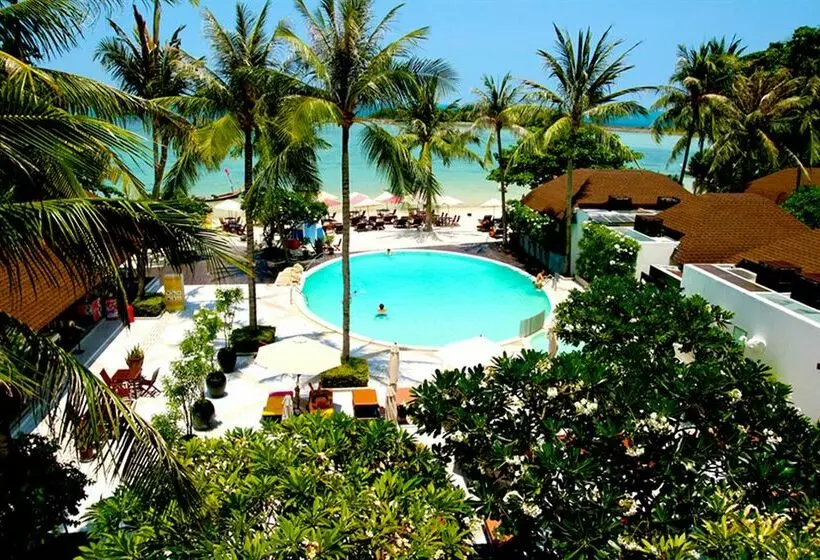 Iyara Beach Hotel And Plaza