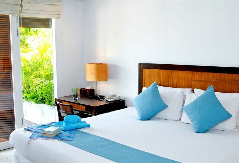 Iyara Beach Hotel And Plaza