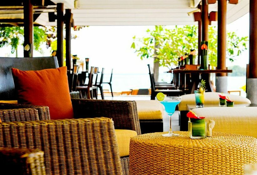 Iyara Beach Hotel And Plaza