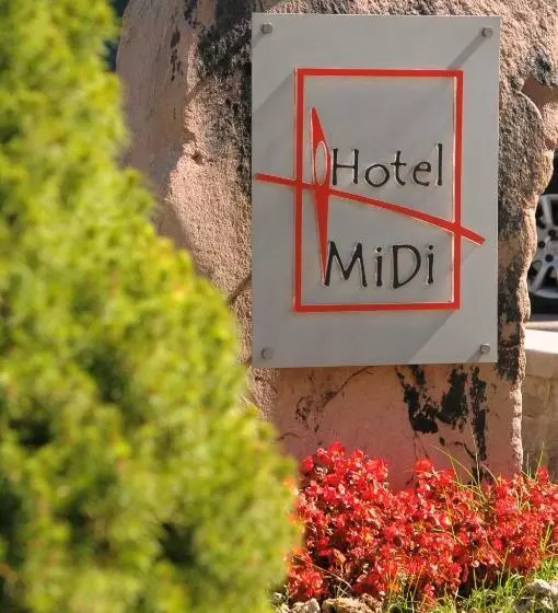هتل Midi