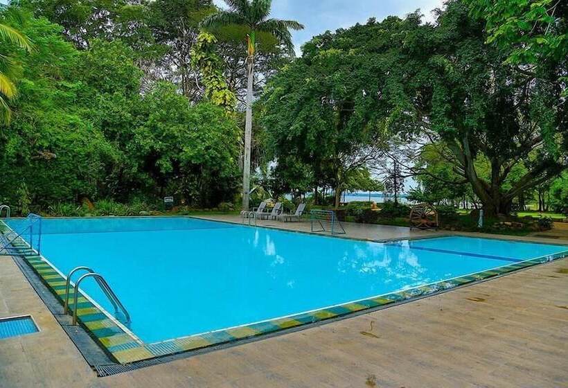 Hotel Miridiya Lake Resort