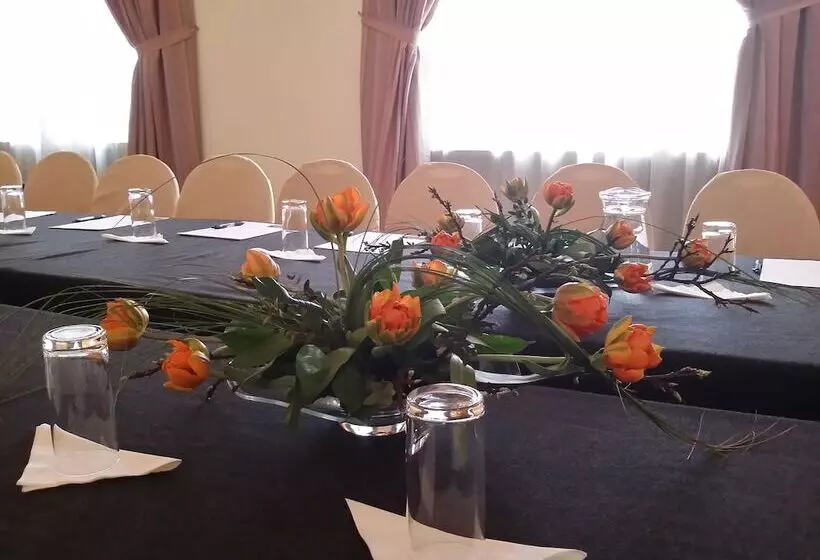 Отель Paszkowka Palace