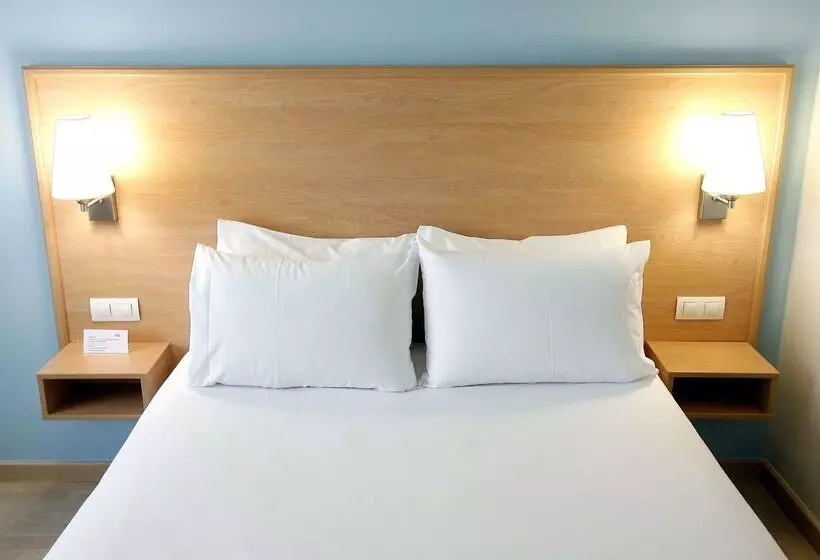 هتل Travelodge Torrelaguna