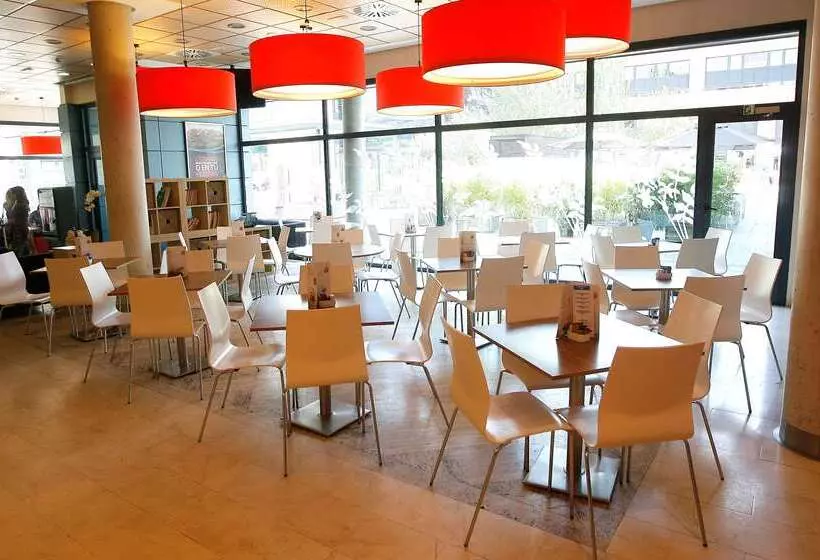 هتل Travelodge Torrelaguna