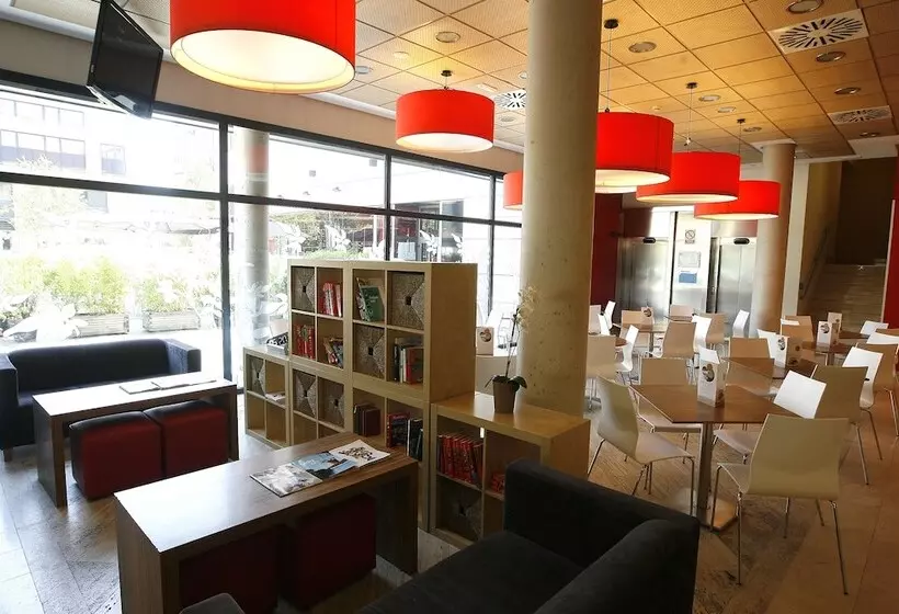هتل Travelodge Torrelaguna