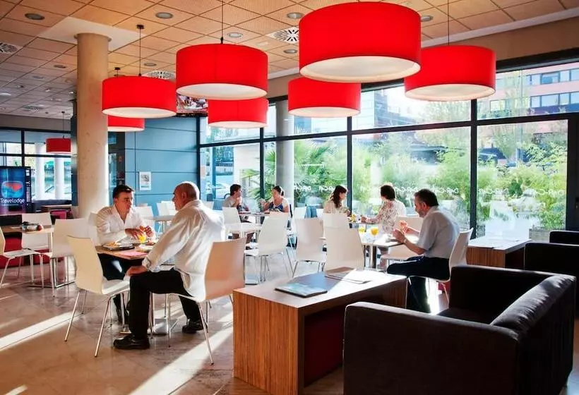 هتل Travelodge Torrelaguna