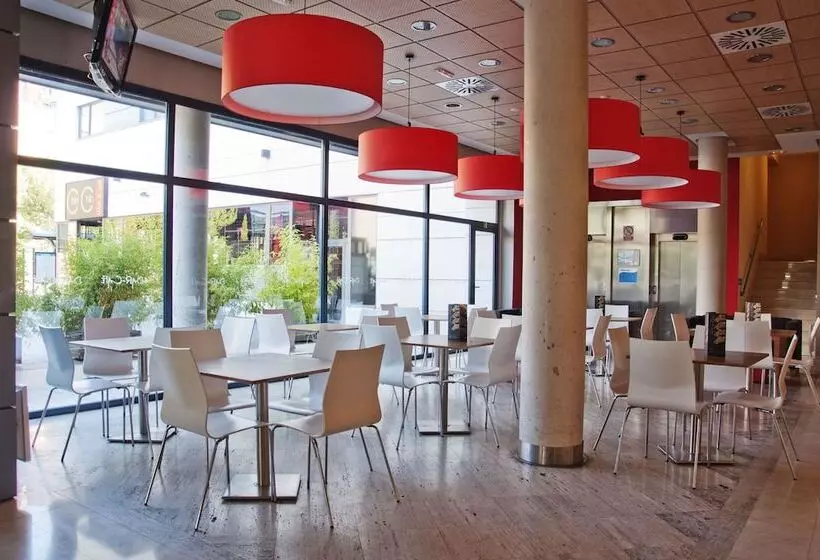 هتل Travelodge Torrelaguna