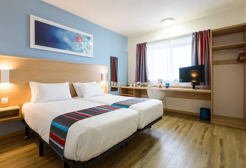 هتل Travelodge Torrelaguna