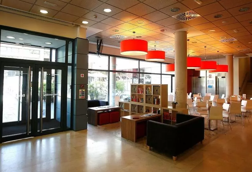 هتل Travelodge Torrelaguna