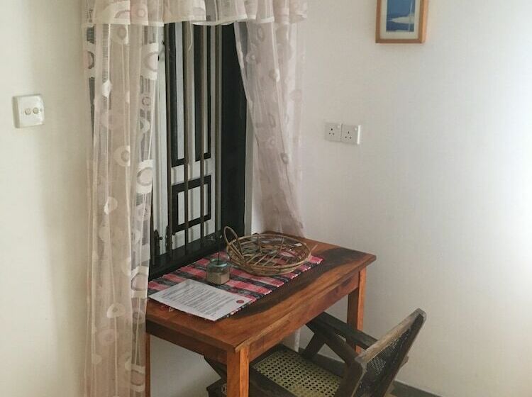 Villa Coconut   Hostel