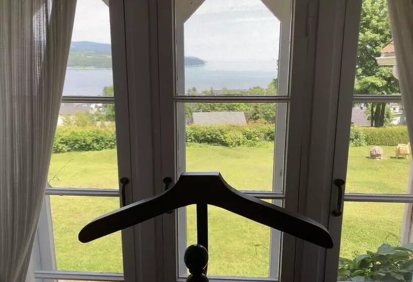 ベッドアンドブレックファースト Auberge Sur La Cote