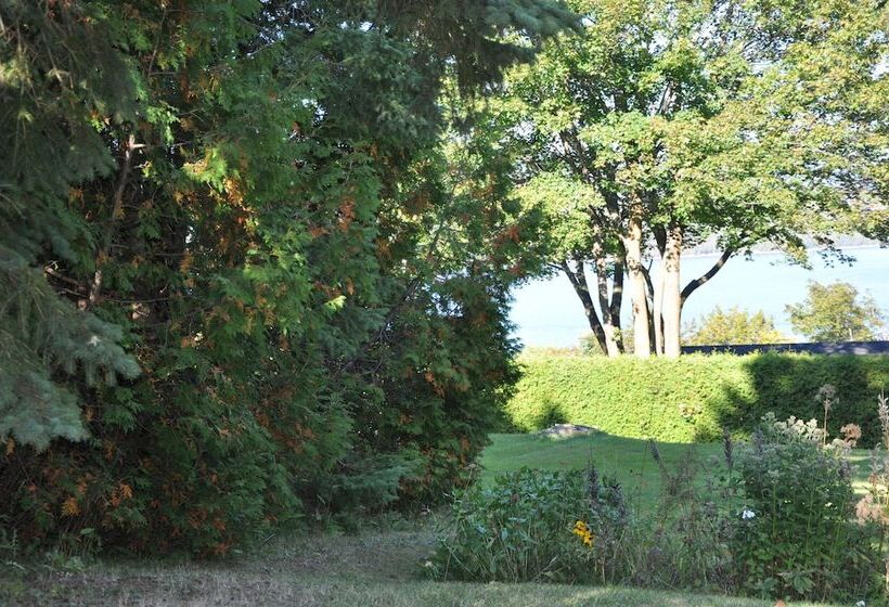 Bed and Breakfast Auberge Sur La Cote