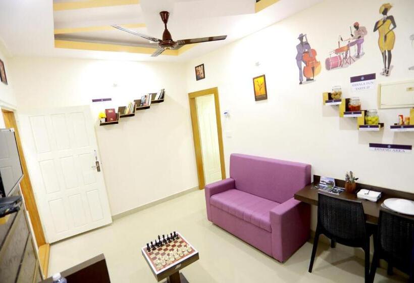 Hotel Base9 Cochin Airport