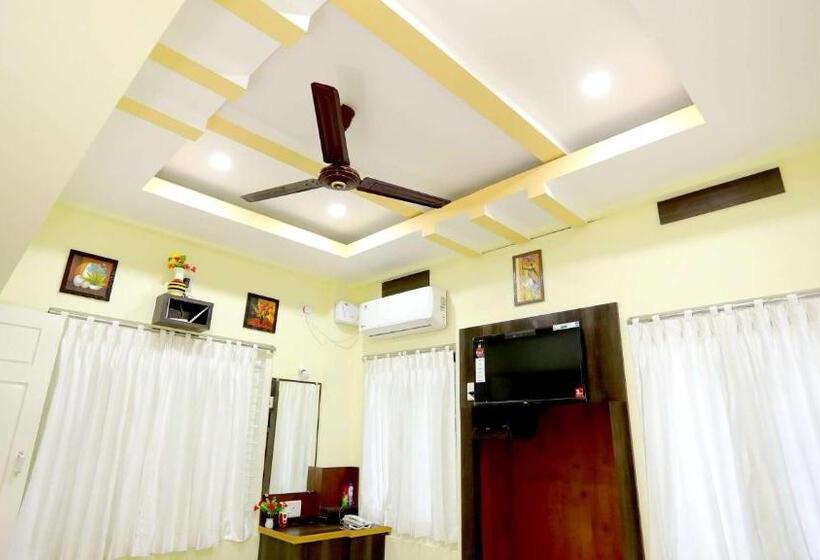 Hotel Base9 Cochin Airport