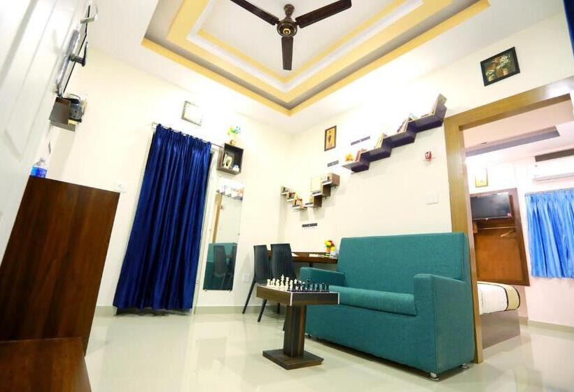 Hotel Base9 Cochin Airport