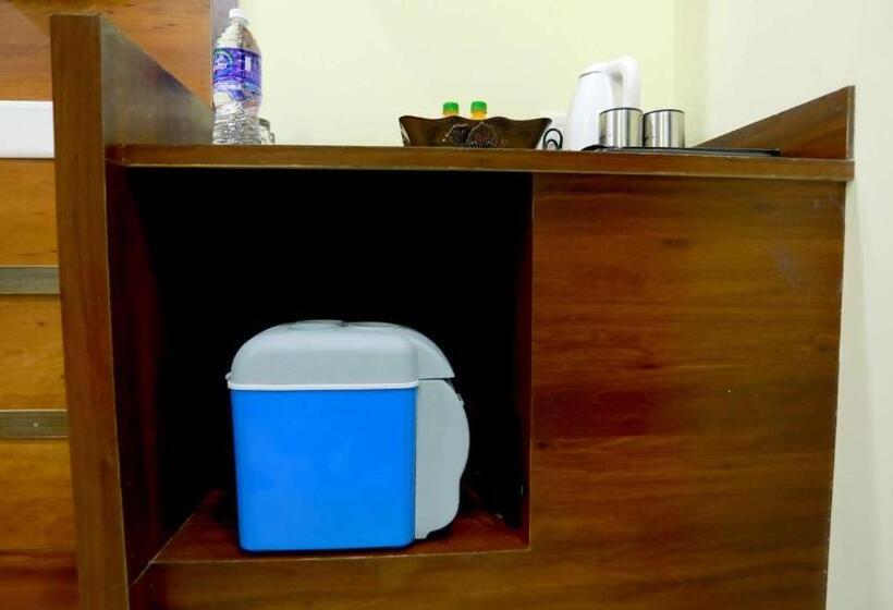 Hotel Base9 Cochin Airport