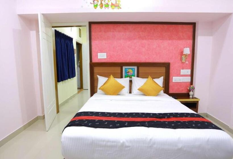 Hotel Base9 Cochin Airport