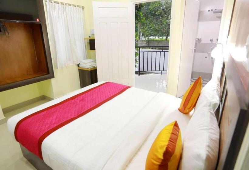 Hotel Base9 Cochin Airport