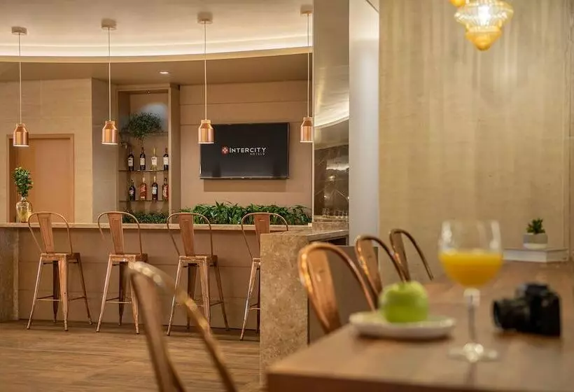 ホテル Intercity Curitiba Batel