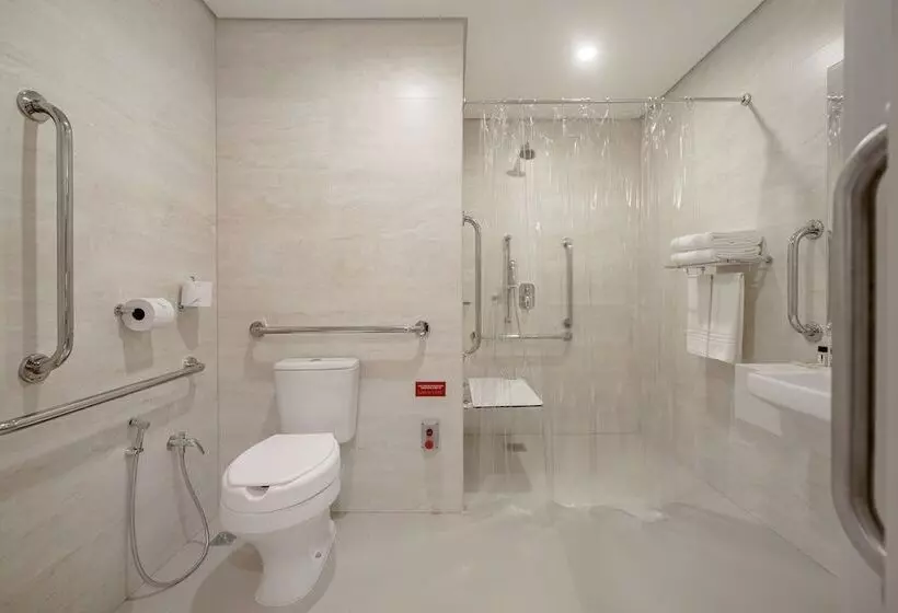 ホテル Intercity Curitiba Batel